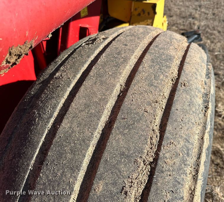 image for item DP6022 2016 New Holland Roll-Belt 560 round baler