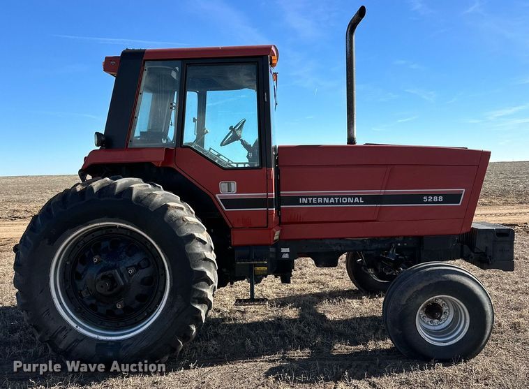 image for item DP6024 1982 International Harvester 5288 tractor