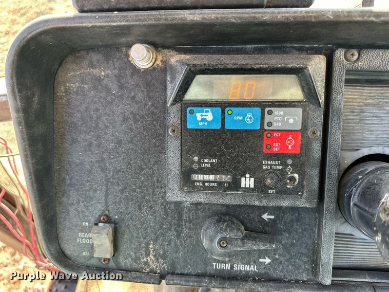 image for item DP6024 1982 International Harvester 5288 tractor