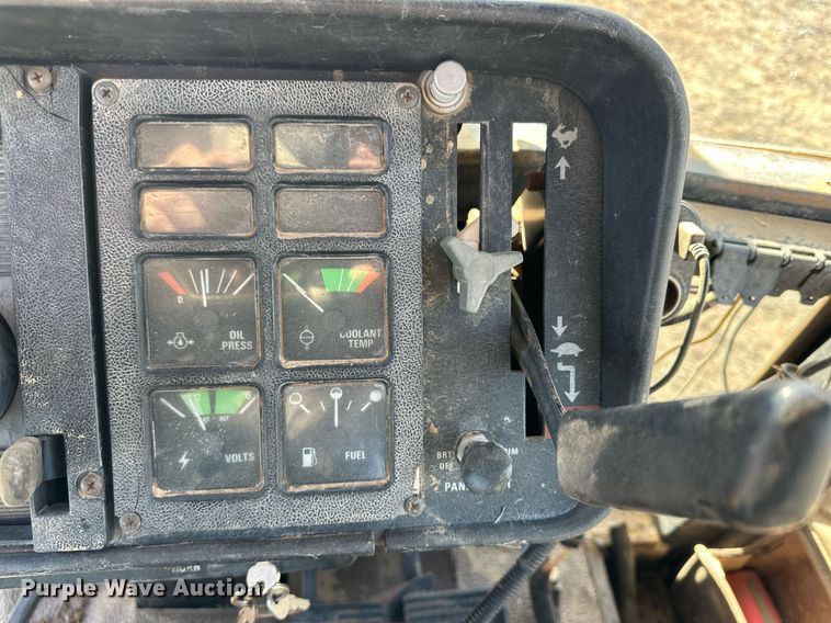 image for item DP6024 1982 International Harvester 5288 tractor