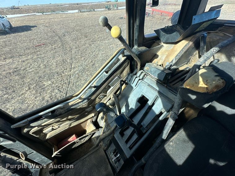 image for item DP6024 1982 International Harvester 5288 tractor