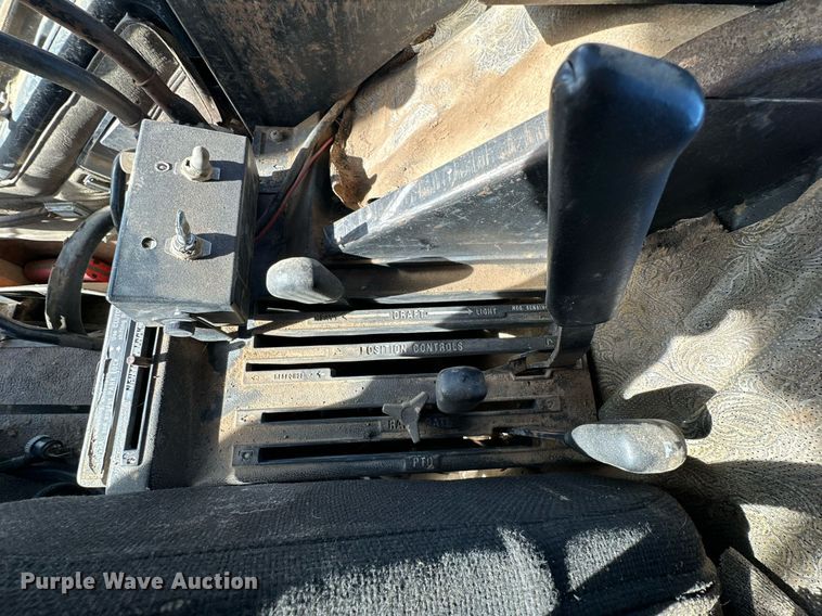 image for item DP6024 1982 International Harvester 5288 tractor