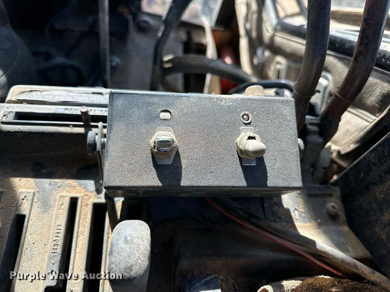 image for item DP6024 1982 International Harvester 5288 tractor