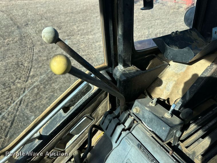 image for item DP6024 1982 International Harvester 5288 tractor