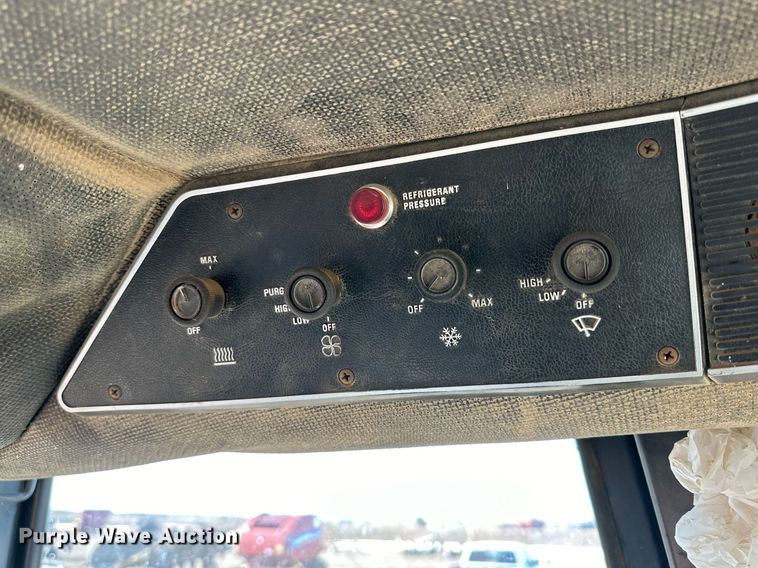 image for item DP6024 1982 International Harvester 5288 tractor