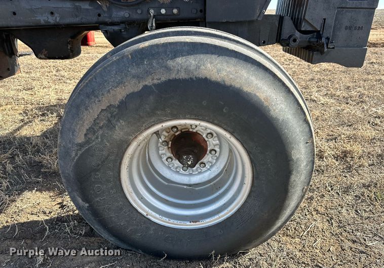 image for item DP6024 1982 International Harvester 5288 tractor