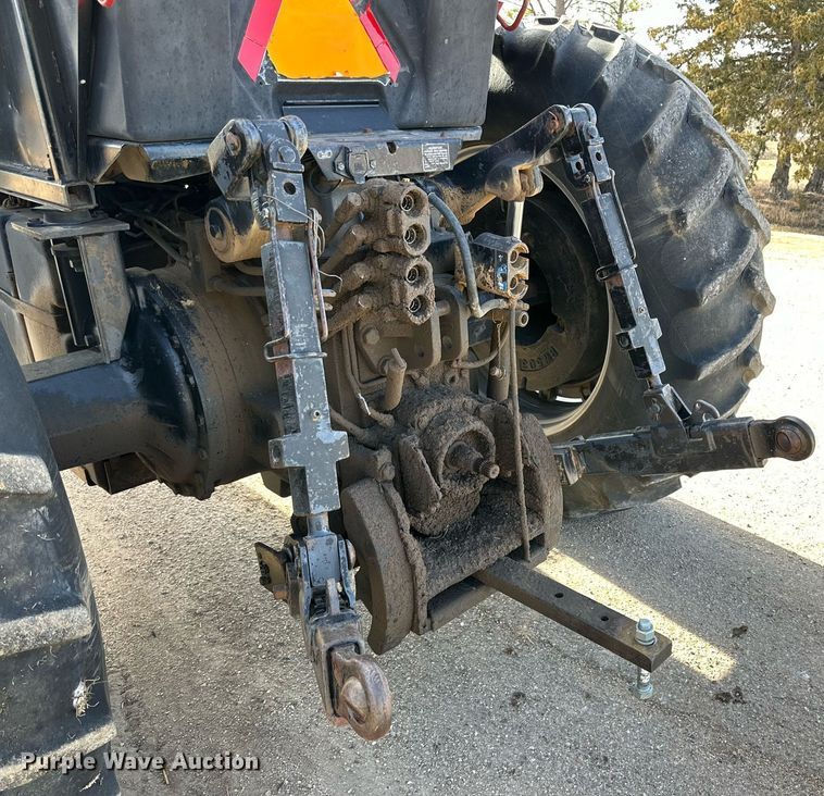 image for item DP6025 1983 International Harvester 5288 tractor