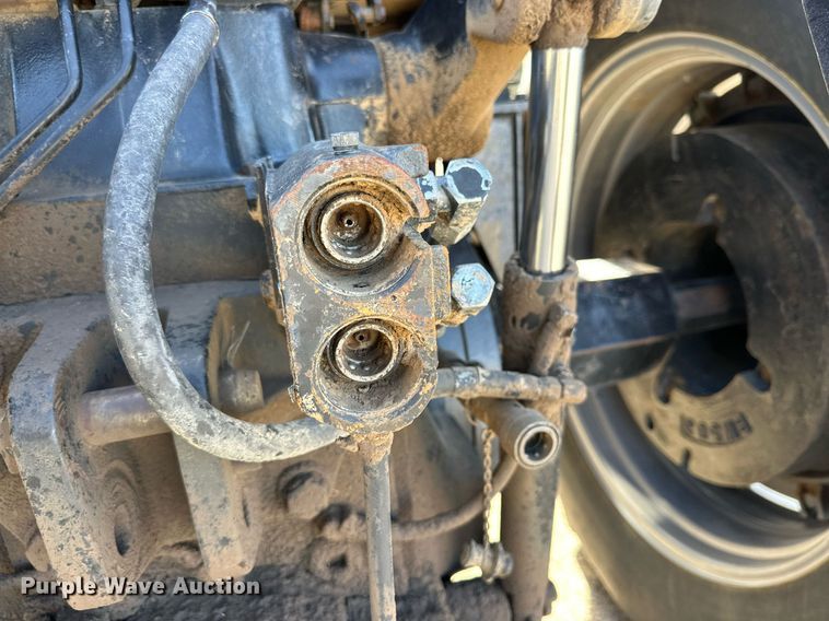 image for item DP6025 1983 International Harvester 5288 tractor