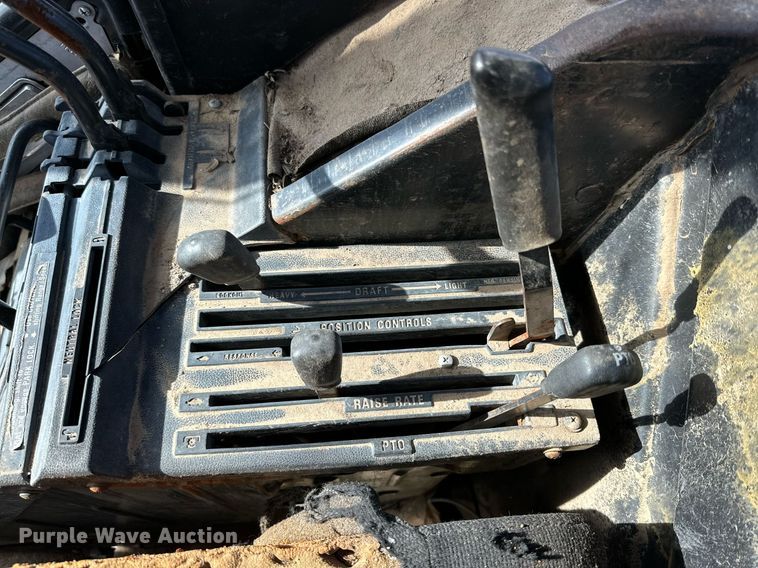 image for item DP6025 1983 International Harvester 5288 tractor