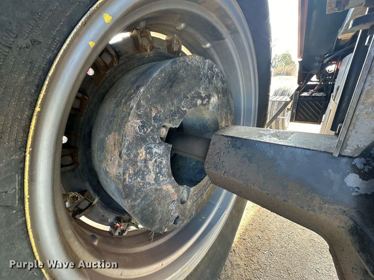 image for item DP6025 1983 International Harvester 5288 tractor