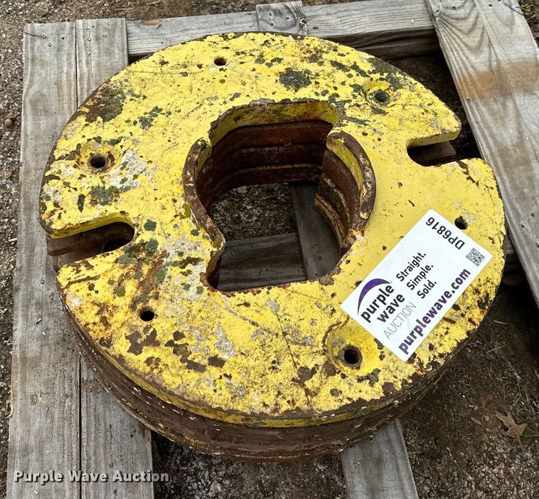 image for item DP6816 (4) John Deere wheel weights