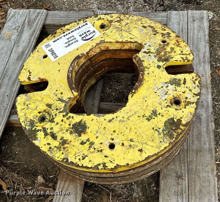 image for item DP6816 (4) John Deere wheel weights