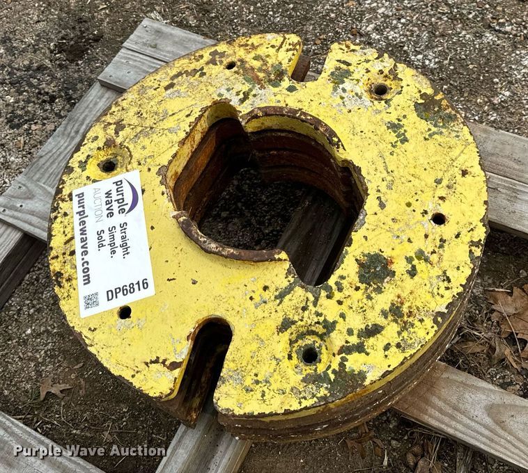 image for item DP6816 (4) John Deere wheel weights