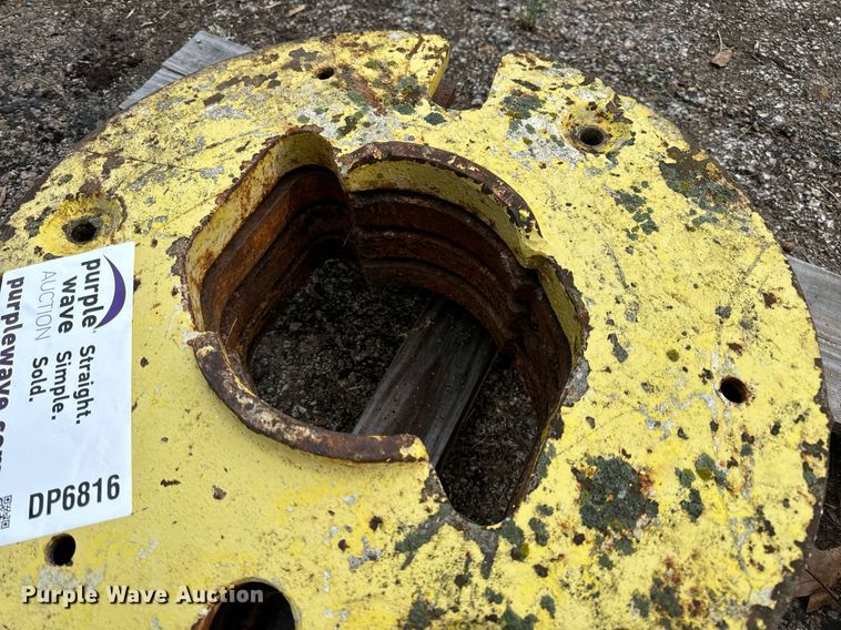 image for item DP6816 (4) John Deere wheel weights