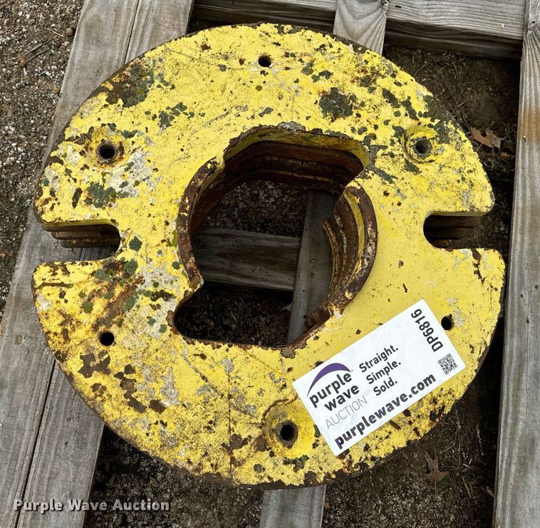 image for item DP6816 (4) John Deere wheel weights