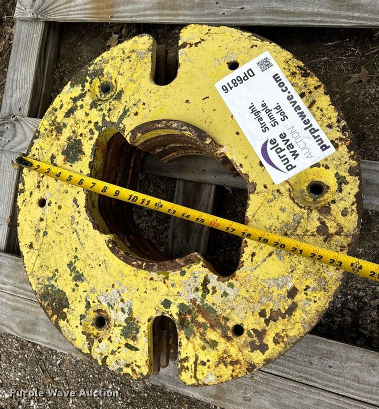 image for item DP6816 (4) John Deere wheel weights