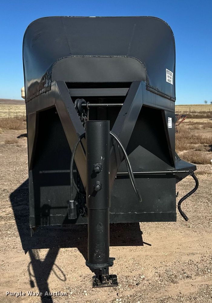 image for item DQ3166 2007 Reyes livestock trailer