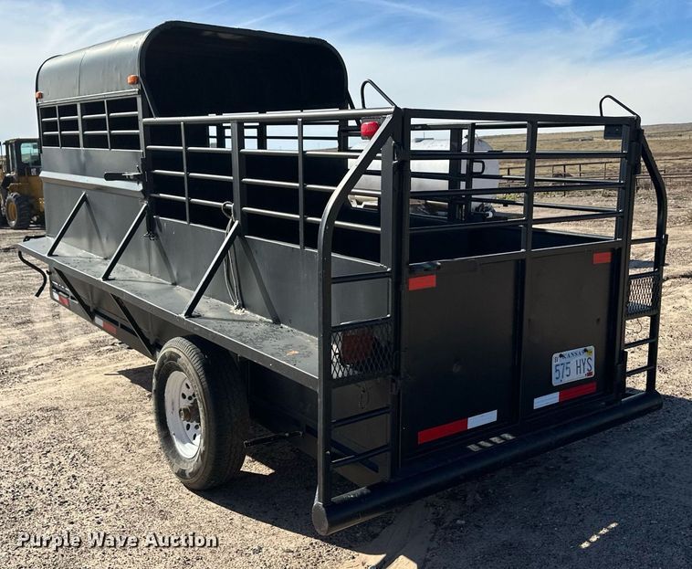 image for item DQ3166 2007 Reyes livestock trailer