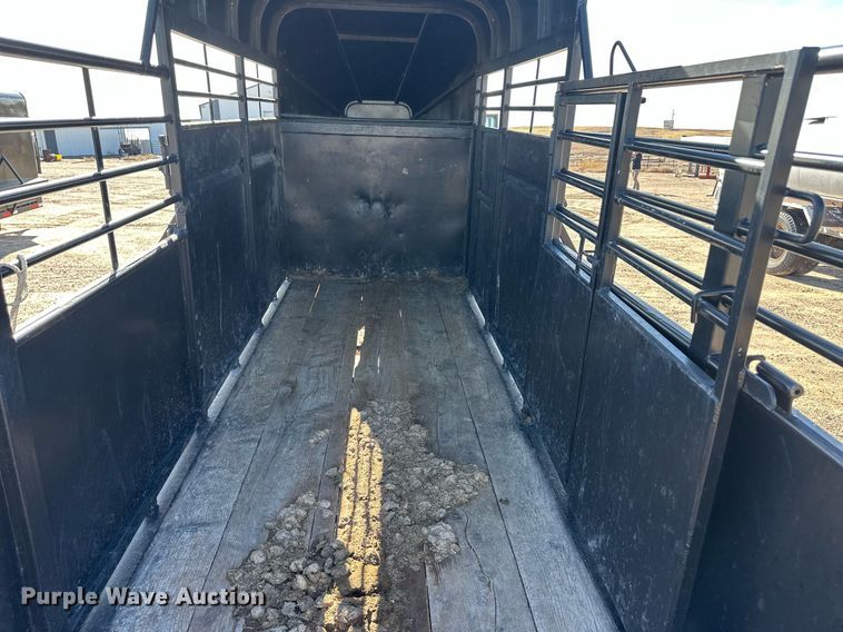 image for item DQ3166 2007 Reyes livestock trailer