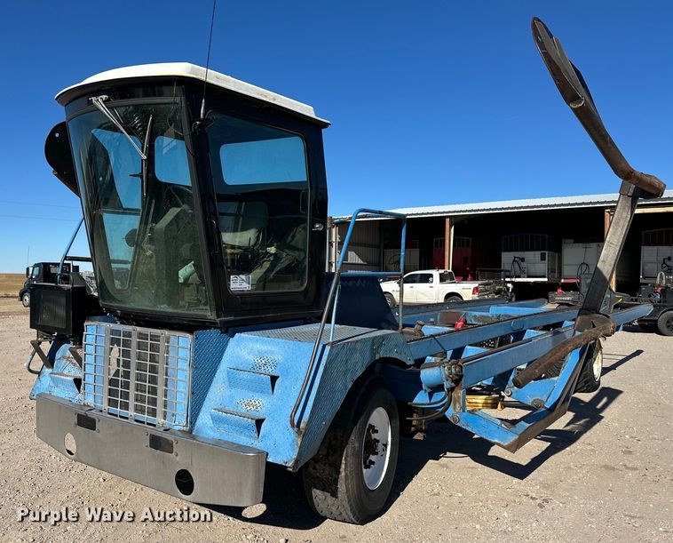 image for item DQ3186 Bale wagon