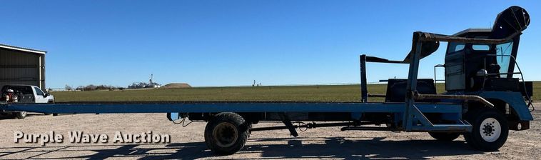 image for item DQ3186 Bale wagon