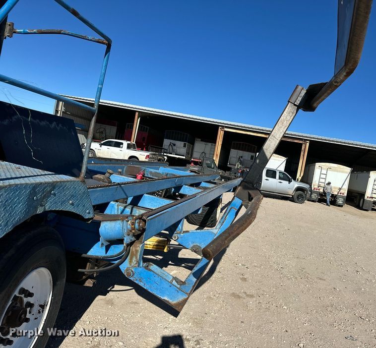 image for item DQ3186 Bale wagon