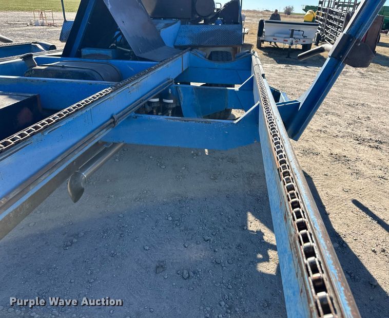 image for item DQ3186 Bale wagon