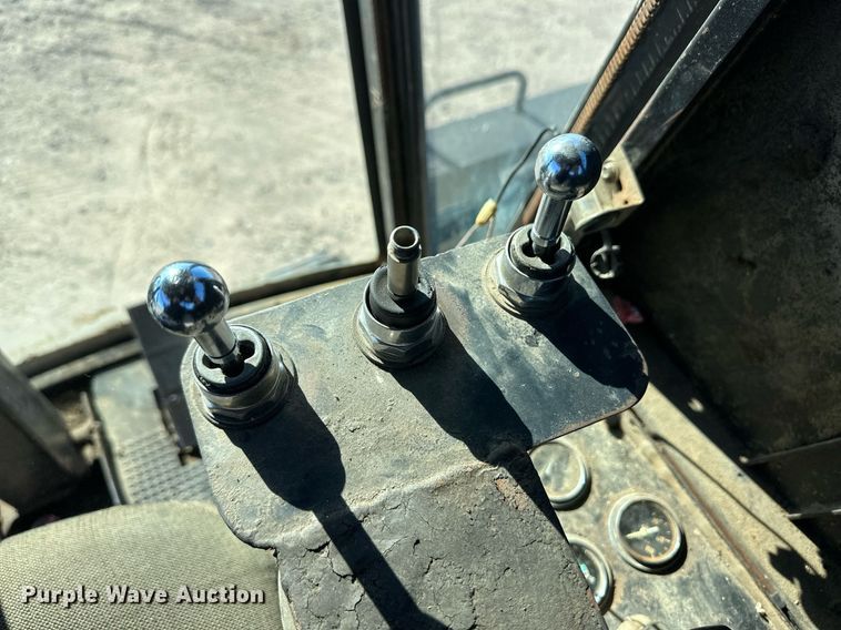 image for item DQ3186 Bale wagon