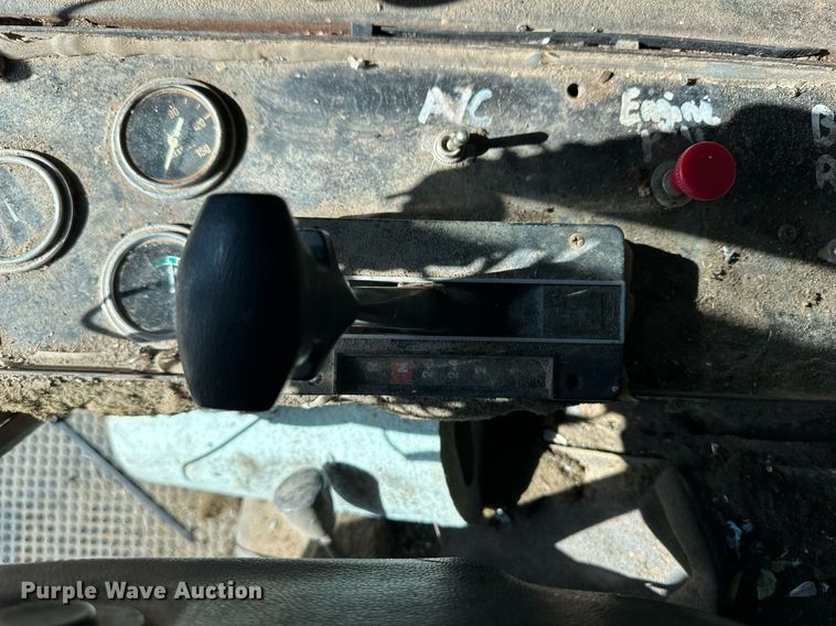 image for item DQ3186 Bale wagon