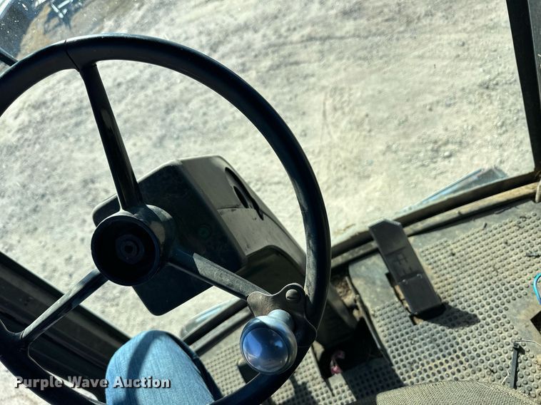 image for item DQ3186 Bale wagon