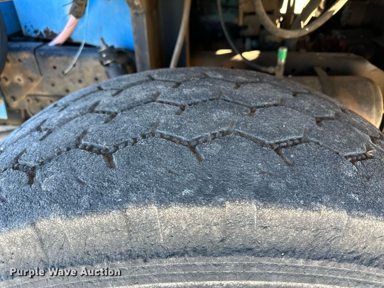 image for item DQ3186 Bale wagon