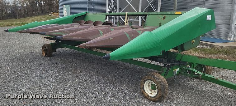 image for item DQ3782 John Deere corn head