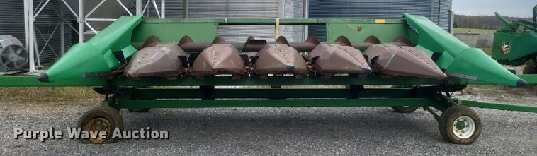 image for item DQ3782 John Deere corn head