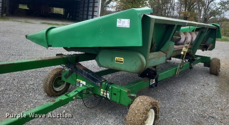 image for item DQ3782 John Deere corn head