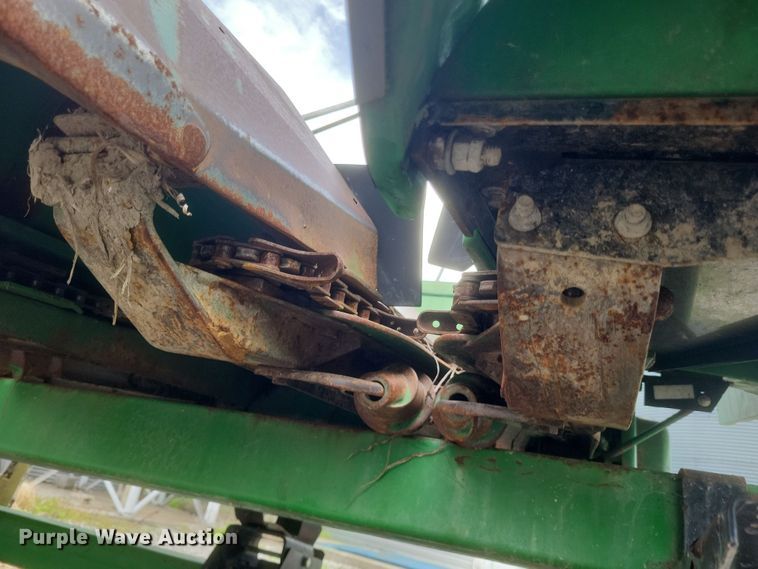 image for item DQ3782 John Deere corn head
