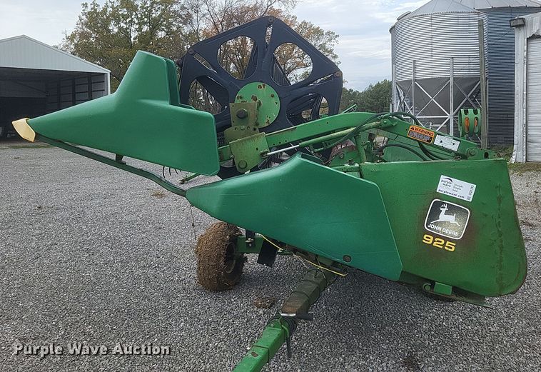 image for item DQ3783 1997 John Deere 925F flex head