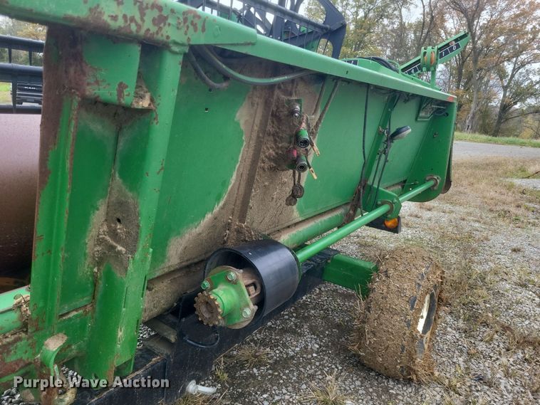 image for item DQ3783 1997 John Deere 925F flex head