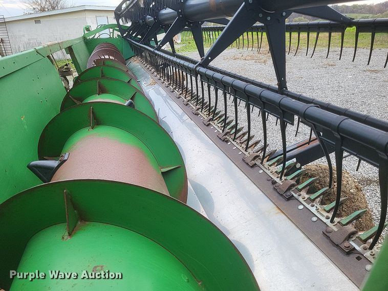 image for item DQ3783 1997 John Deere 925F flex head