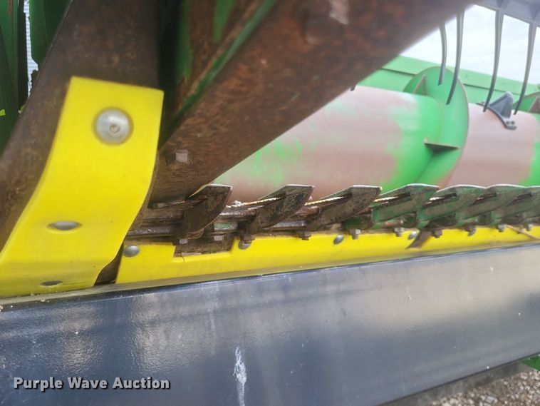 image for item DQ3783 1997 John Deere 925F flex head