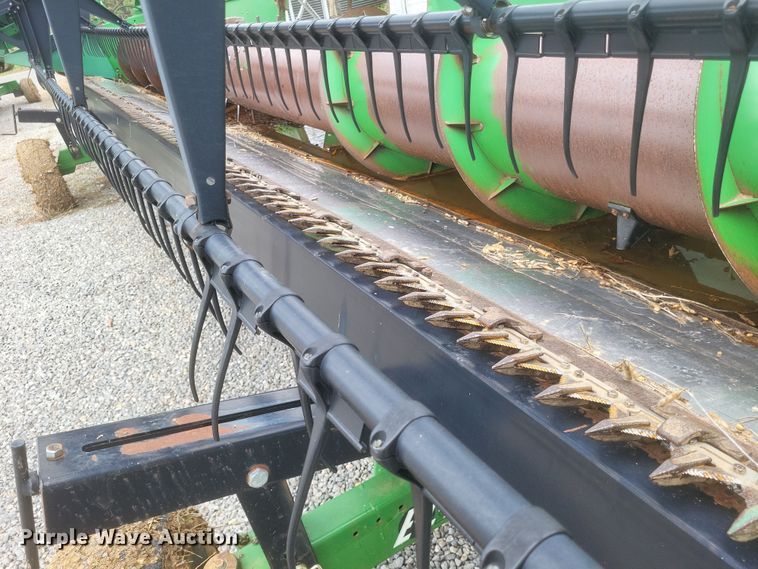 image for item DQ3783 1997 John Deere 925F flex head