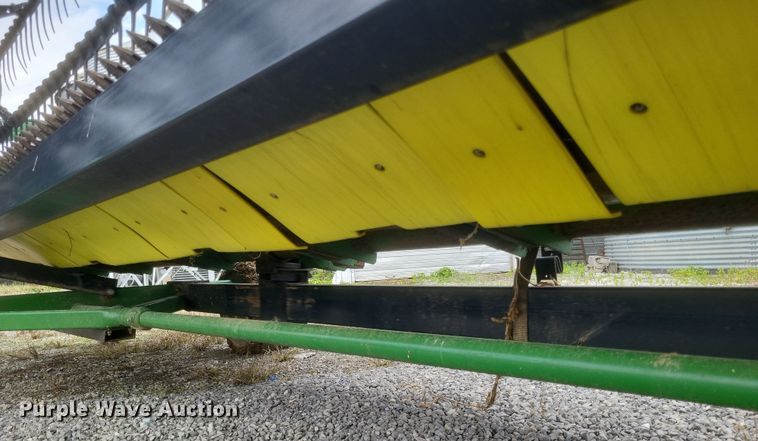 image for item DQ3783 1997 John Deere 925F flex head