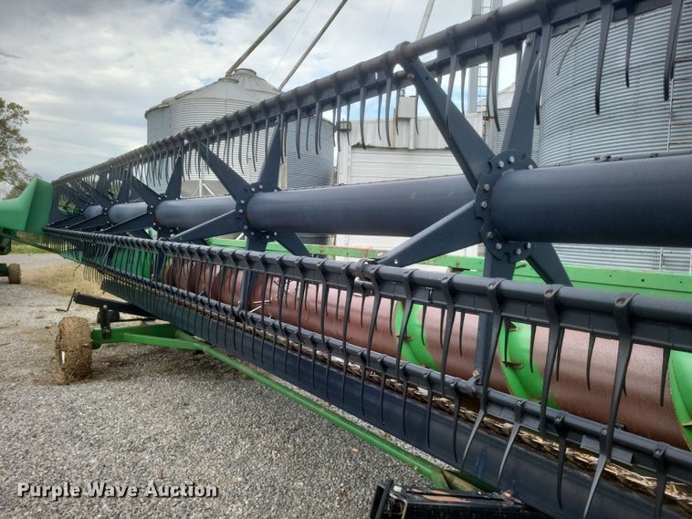 image for item DQ3783 1997 John Deere 925F flex head