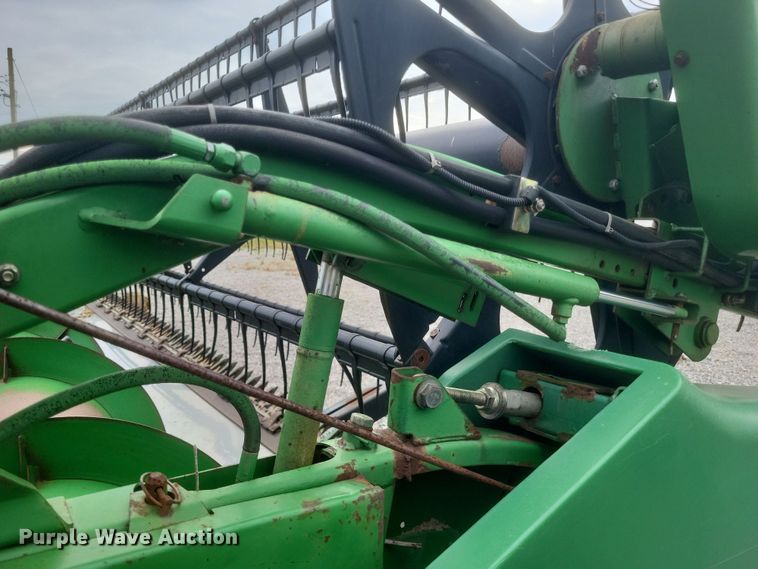 image for item DQ3783 1997 John Deere 925F flex head