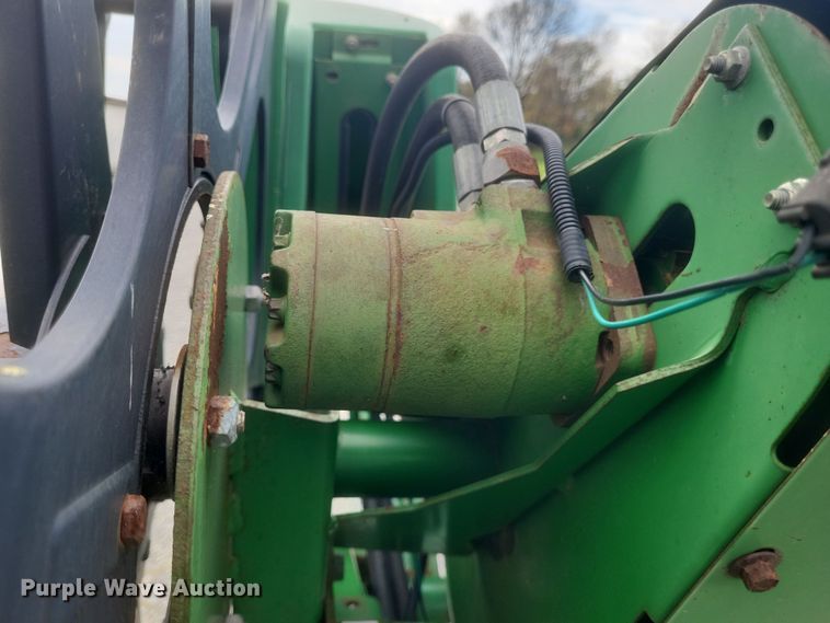 image for item DQ3783 1997 John Deere 925F flex head