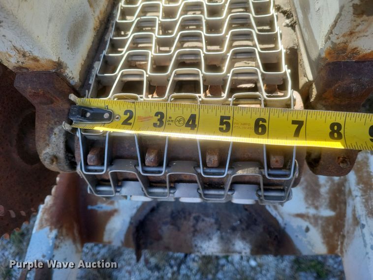 image for item DQ3801 Willmar 600 spreader