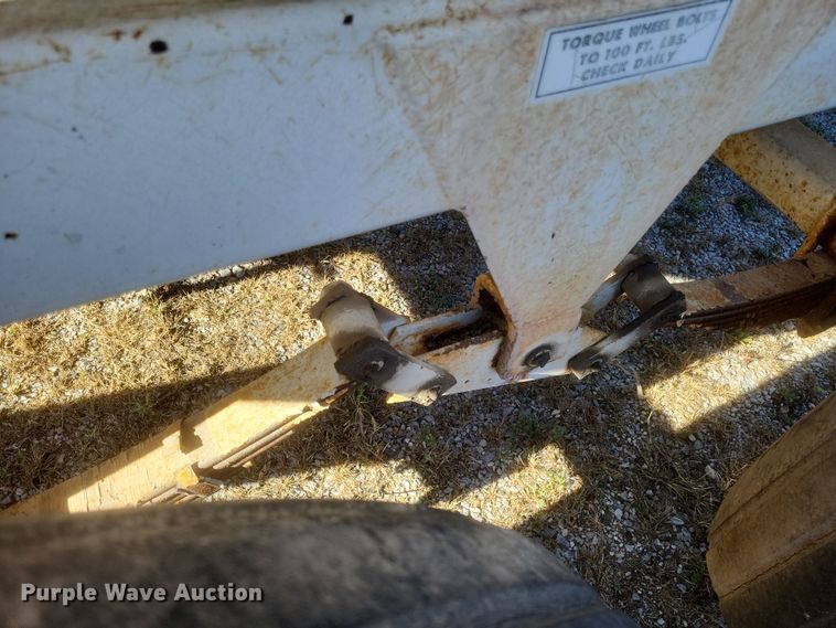 image for item DQ3801 Willmar 600 spreader