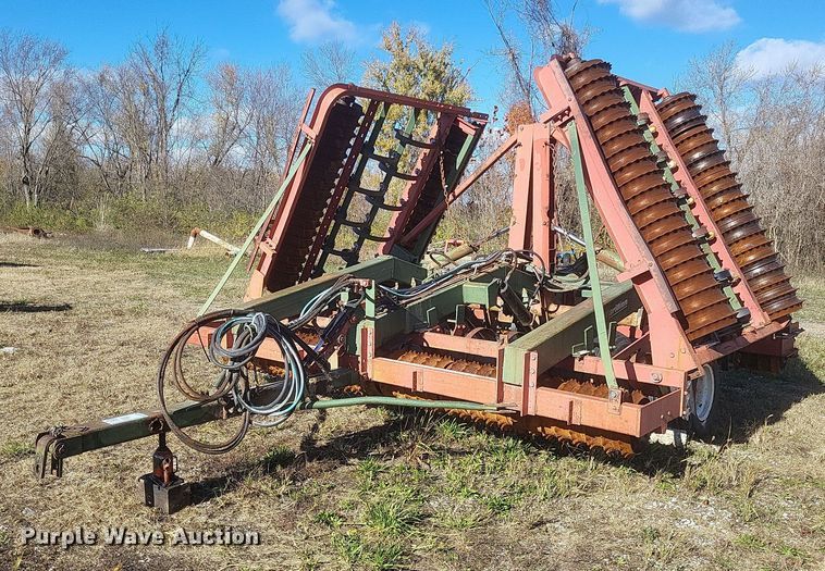 image for item DQ3806 Brillion cultipacker