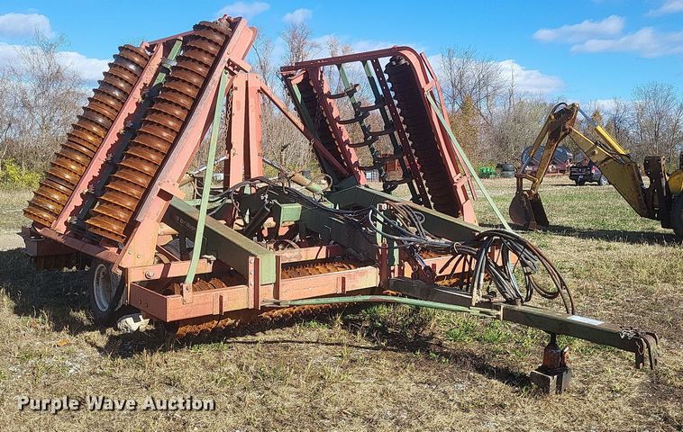 image for item DQ3806 Brillion cultipacker