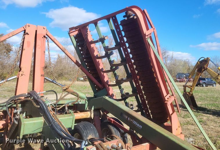 image for item DQ3806 Brillion cultipacker