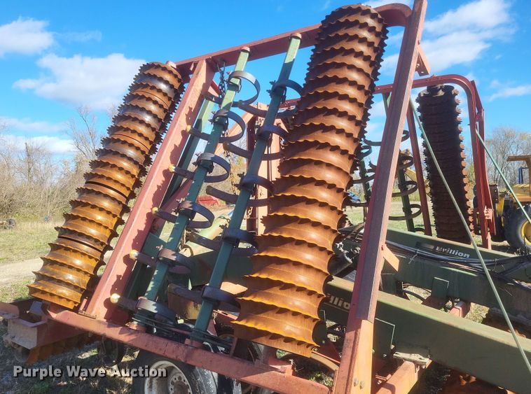 image for item DQ3806 Brillion cultipacker